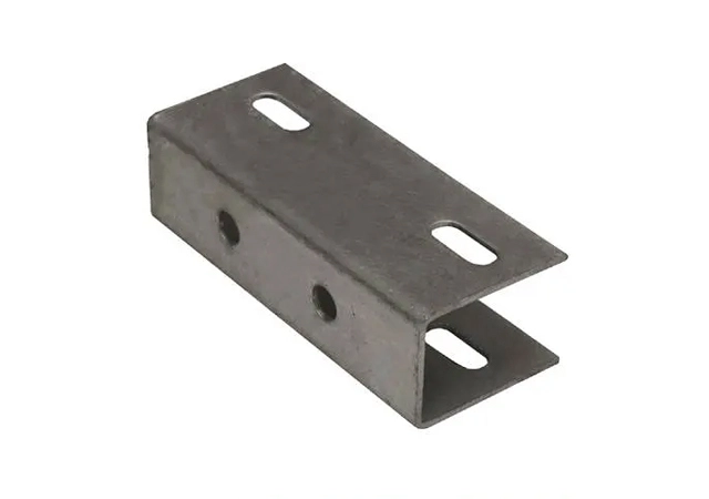 Role of Galvanised Z Purlins in Modern Industrial Building Roof Structures